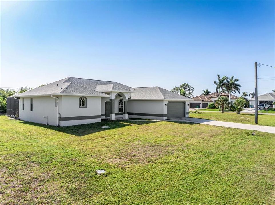 For Sale: $445,000 (3 beds, 2 baths, 1621 Square Feet)