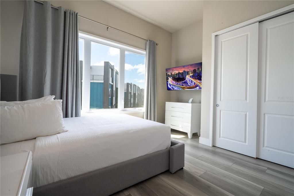 For Rent: $4,000 (5 beds, 4 baths, 2630 Square Feet)