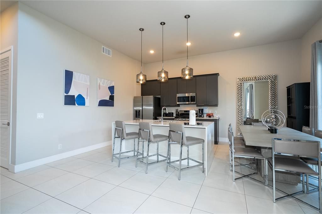 For Rent: $4,000 (5 beds, 4 baths, 2630 Square Feet)