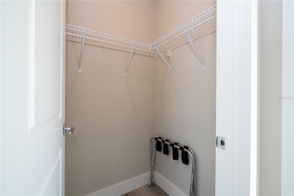 For Rent: $4,000 (5 beds, 4 baths, 2630 Square Feet)