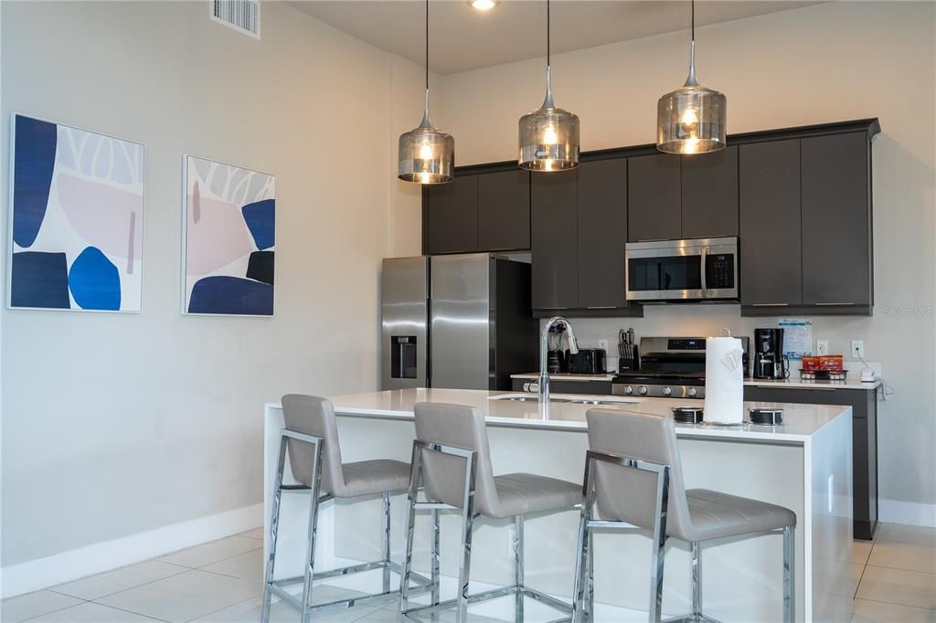 For Rent: $4,000 (5 beds, 4 baths, 2630 Square Feet)