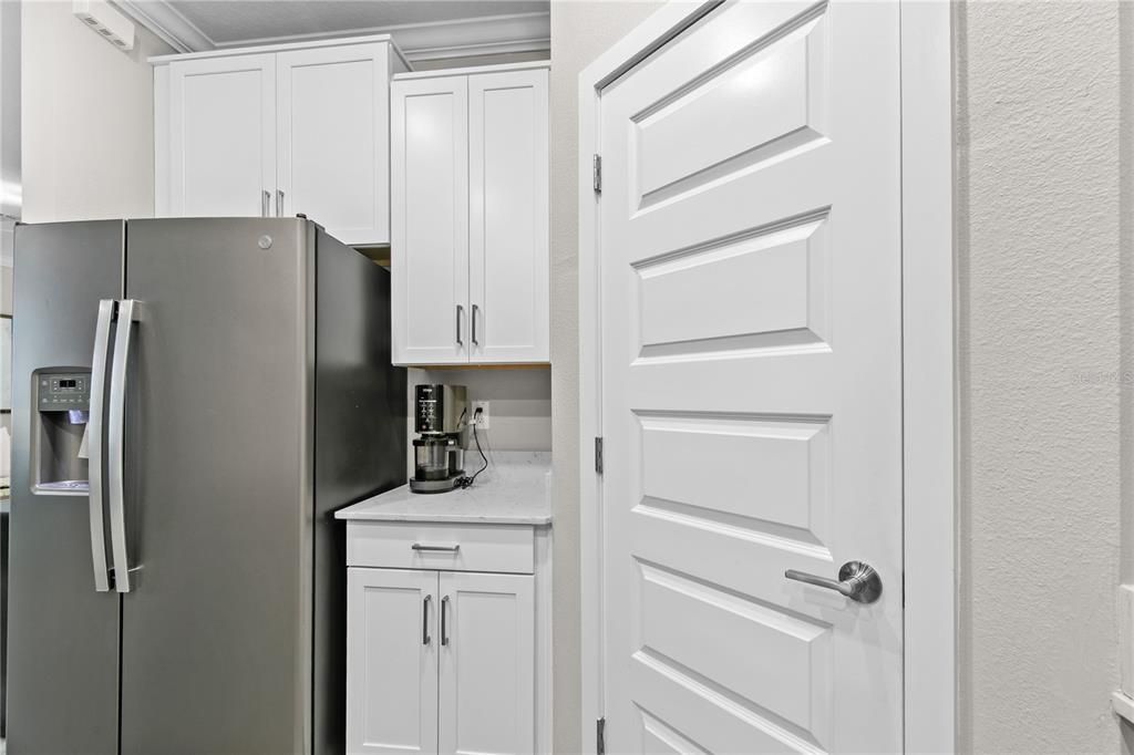 For Sale: $379,900 (3 beds, 2 baths, 1949 Square Feet)
