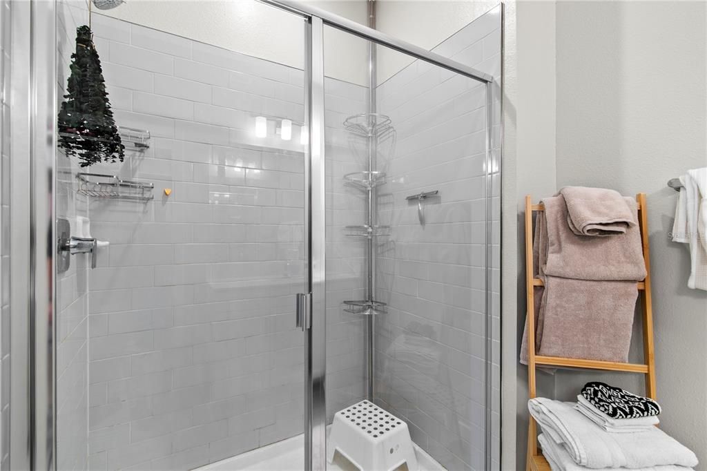 For Sale: $379,900 (3 beds, 2 baths, 1949 Square Feet)