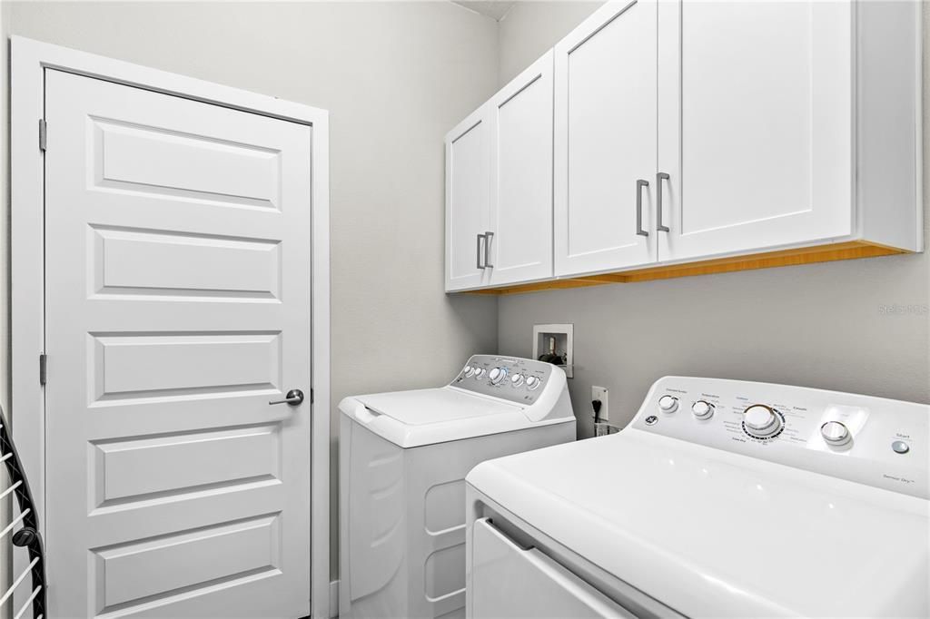 For Sale: $379,900 (3 beds, 2 baths, 1949 Square Feet)