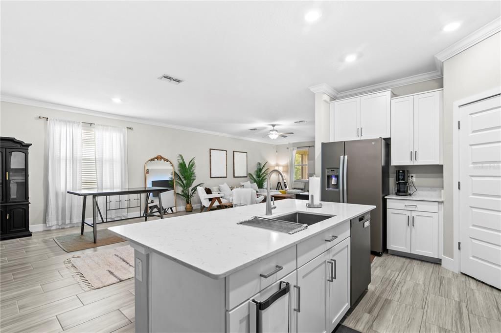 For Sale: $379,900 (3 beds, 2 baths, 1949 Square Feet)