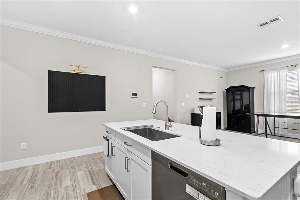 For Sale: $379,900 (3 beds, 2 baths, 1949 Square Feet)