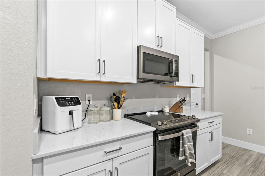 For Sale: $379,900 (3 beds, 2 baths, 1949 Square Feet)