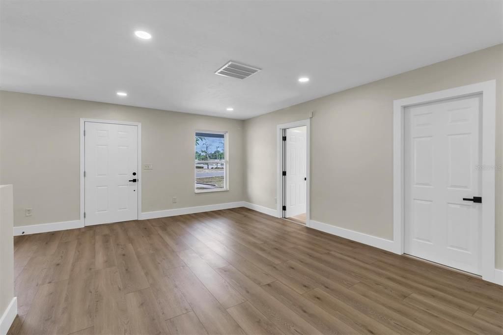 En Venta: $299,000 (3 camas, 2 baños, 1342 Pies cuadrados)