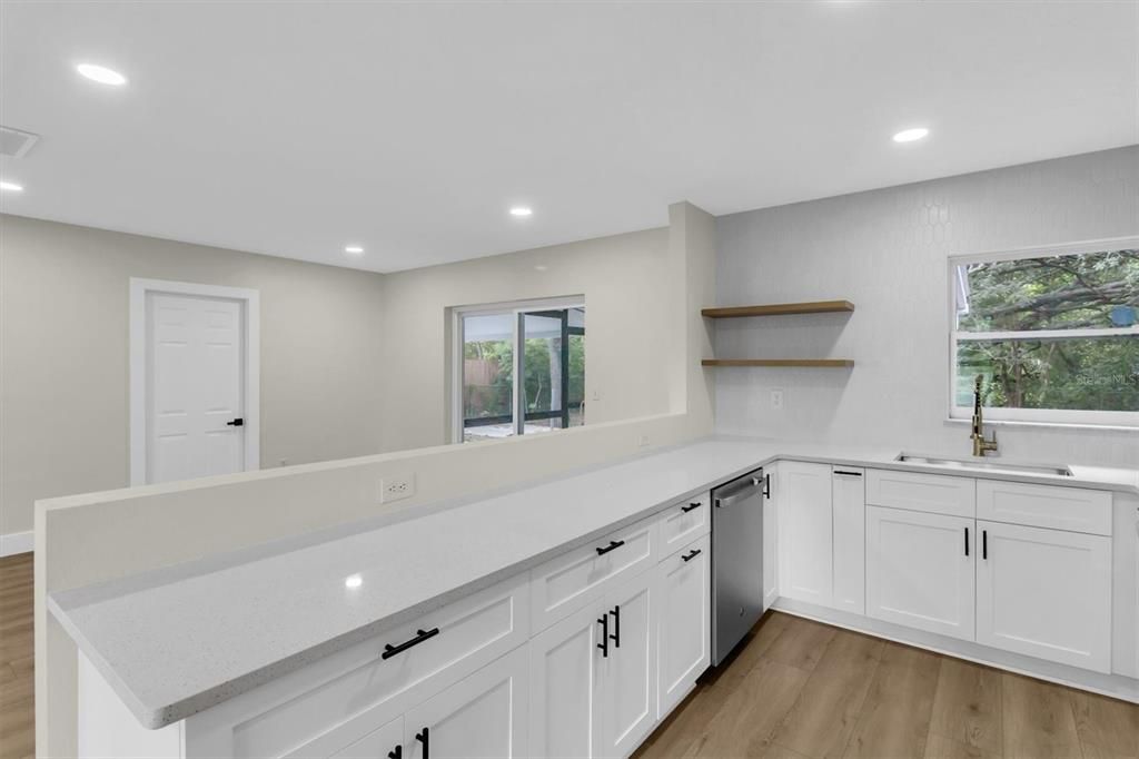 En Venta: $299,000 (3 camas, 2 baños, 1342 Pies cuadrados)