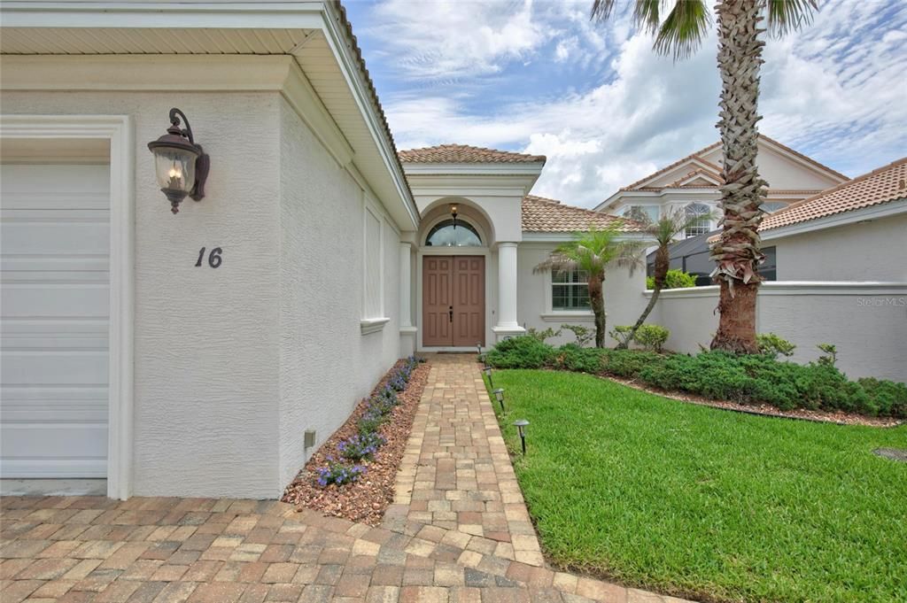 Active With Contract: $949,000 (3 beds, 3 baths, 2523 Square Feet)