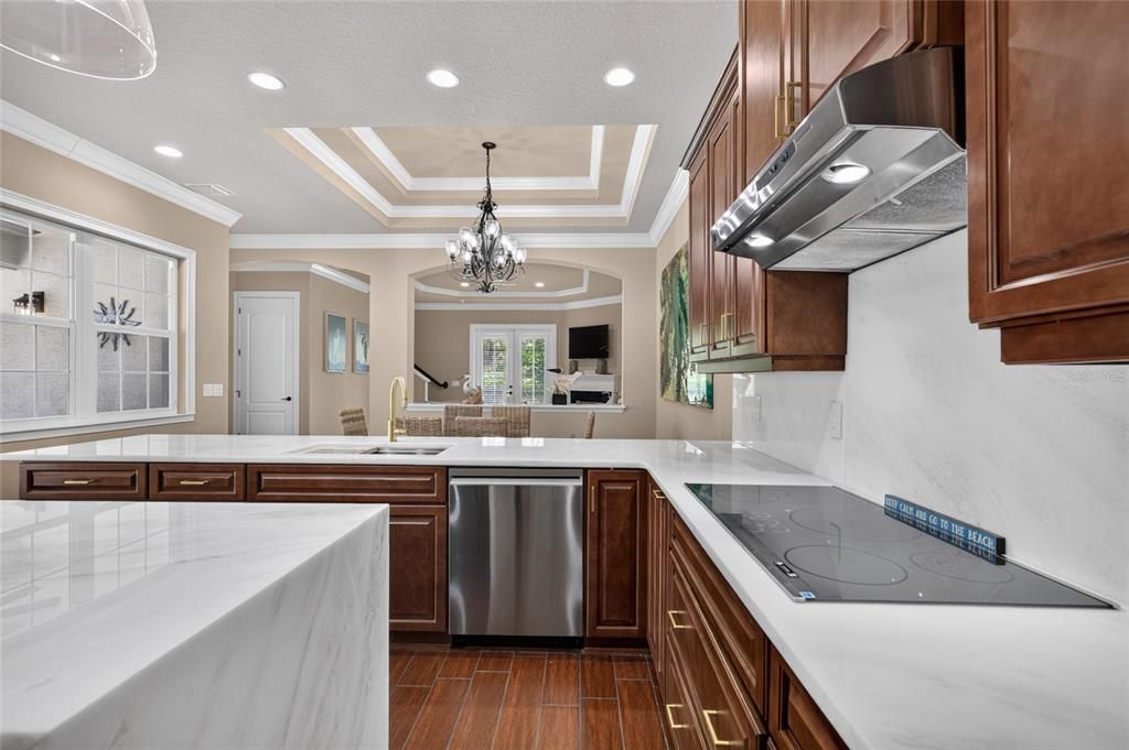 Active With Contract: $949,000 (3 beds, 3 baths, 2523 Square Feet)