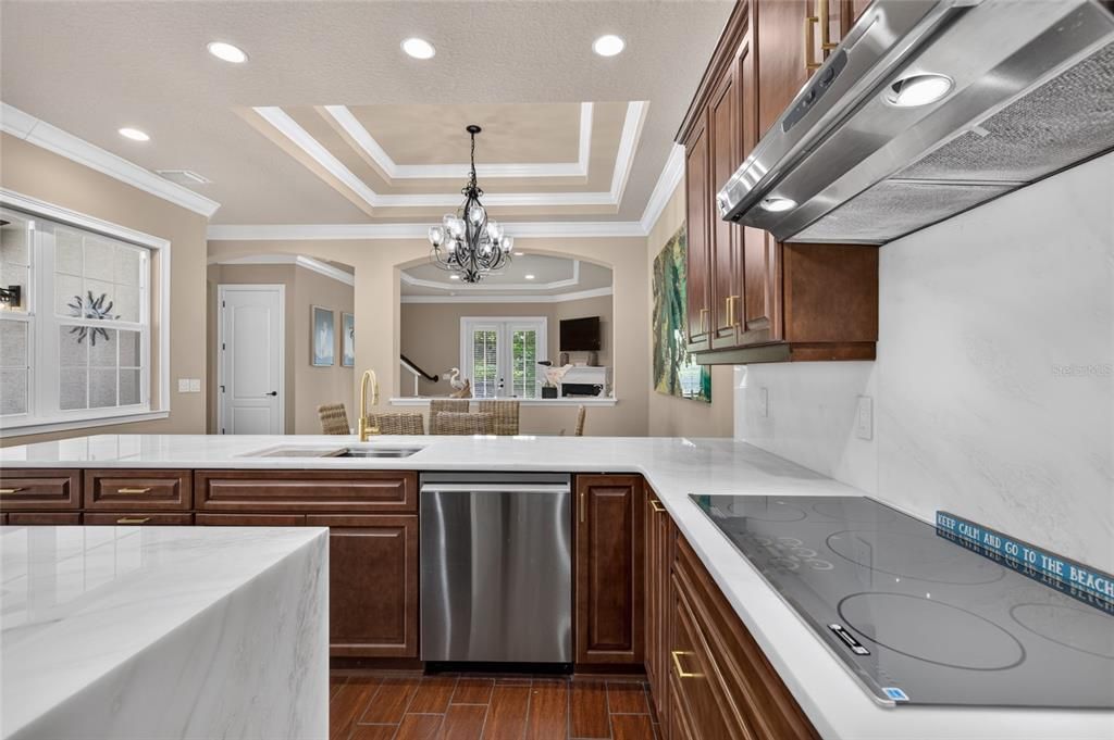 Active With Contract: $949,000 (3 beds, 3 baths, 2523 Square Feet)