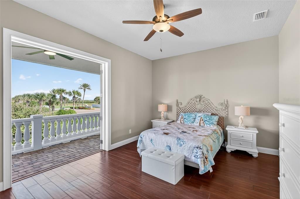 Active With Contract: $949,000 (3 beds, 3 baths, 2523 Square Feet)
