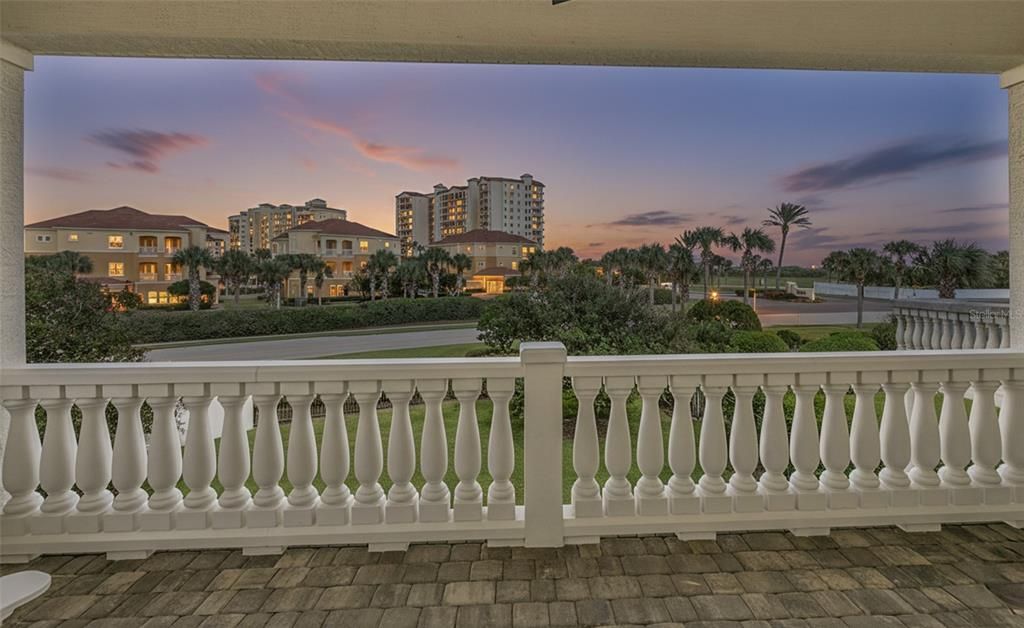 Active With Contract: $949,000 (3 beds, 3 baths, 2523 Square Feet)
