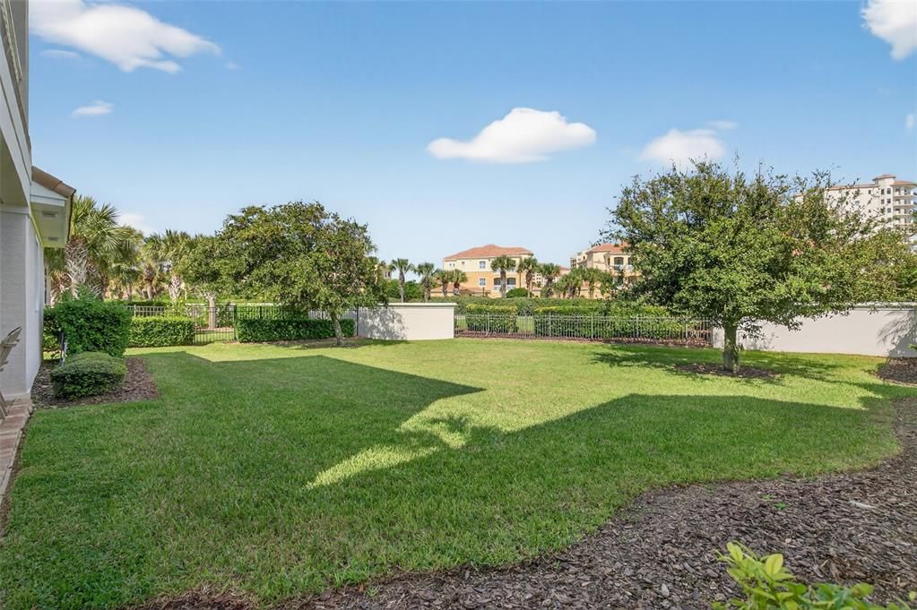 Active With Contract: $949,000 (3 beds, 3 baths, 2523 Square Feet)
