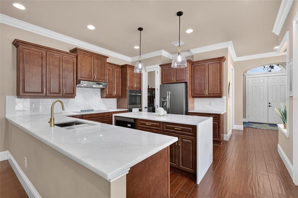 Active With Contract: $949,000 (3 beds, 3 baths, 2523 Square Feet)