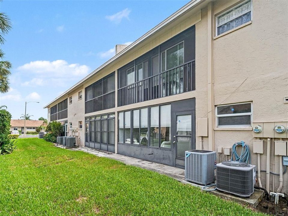 For Sale: $155,000 (2 beds, 2 baths, 1100 Square Feet)