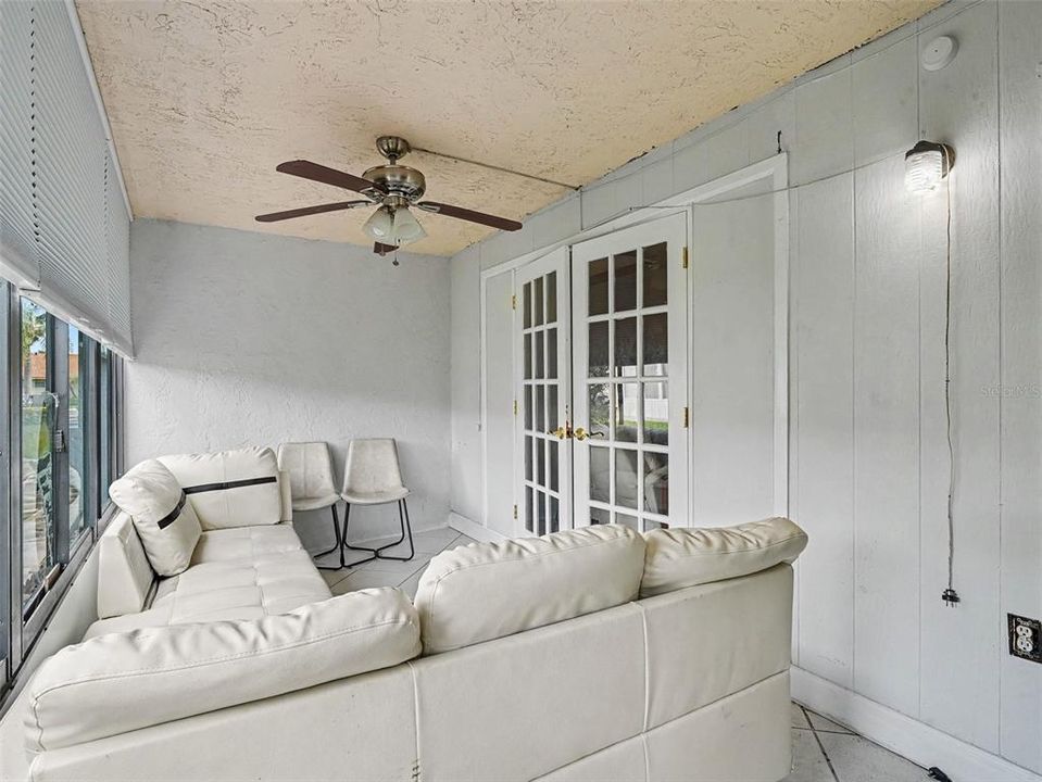 For Sale: $155,000 (2 beds, 2 baths, 1100 Square Feet)