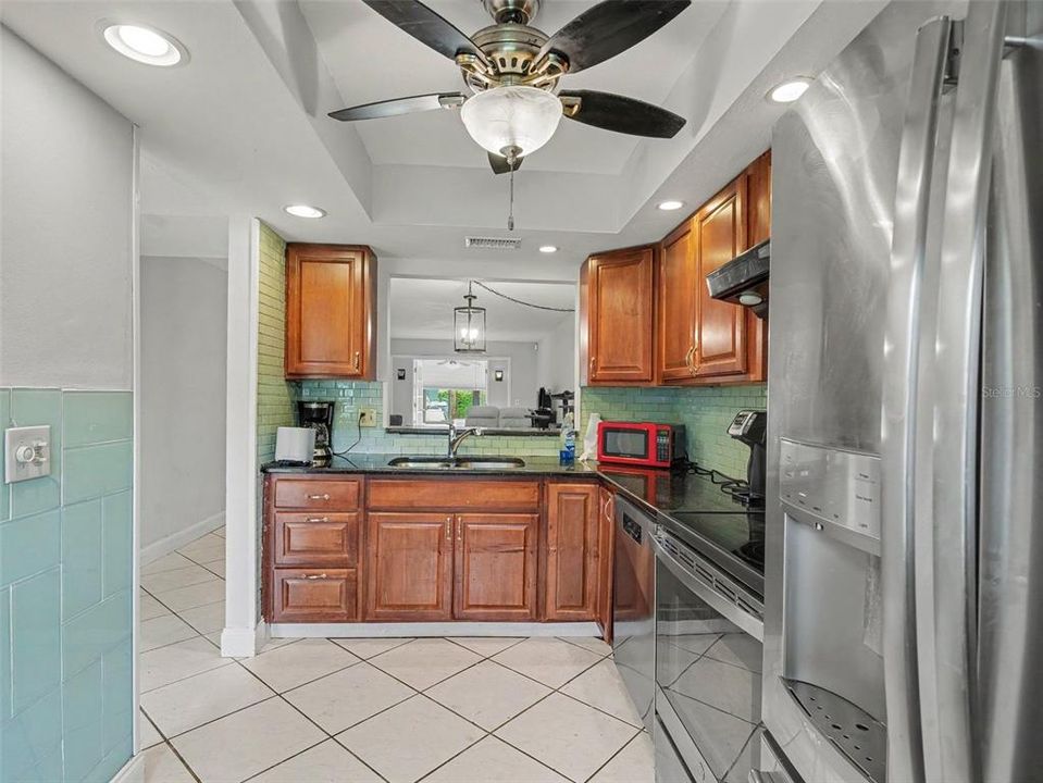 For Sale: $155,000 (2 beds, 2 baths, 1100 Square Feet)