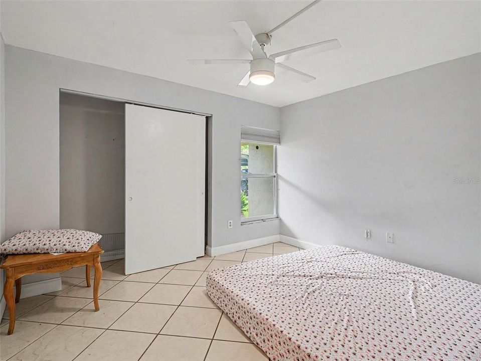 For Sale: $155,000 (2 beds, 2 baths, 1100 Square Feet)