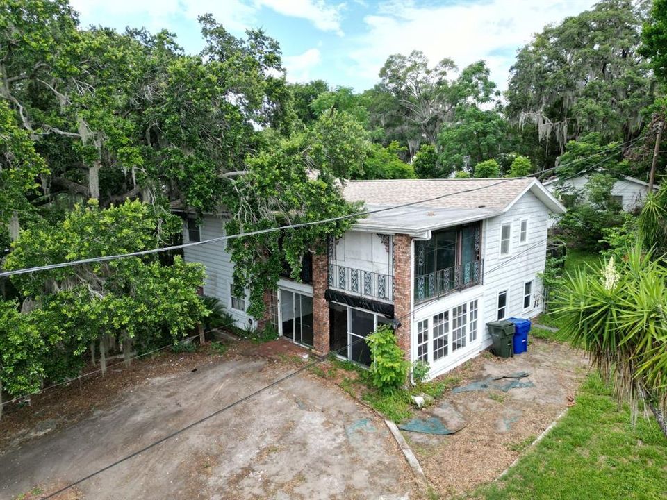 For Sale: $180,000 (3 beds, 2 baths, 2082 Square Feet)