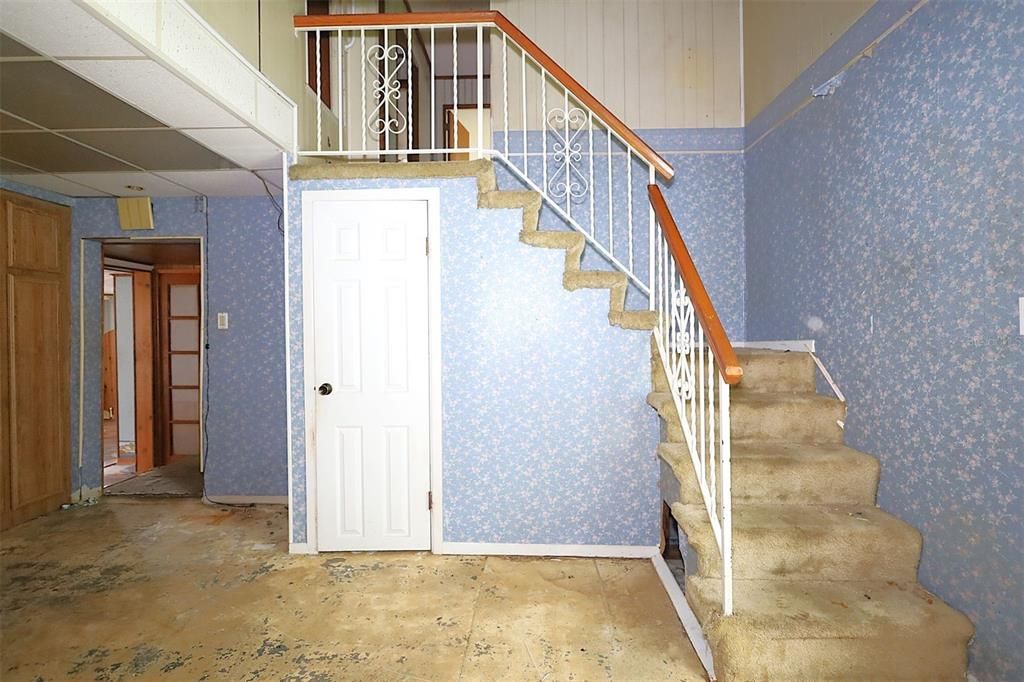 For Sale: $180,000 (3 beds, 2 baths, 2082 Square Feet)