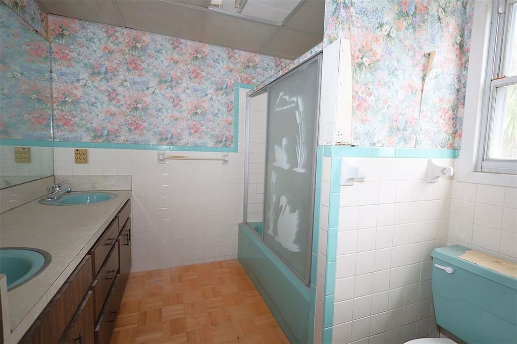 For Sale: $180,000 (3 beds, 2 baths, 2082 Square Feet)