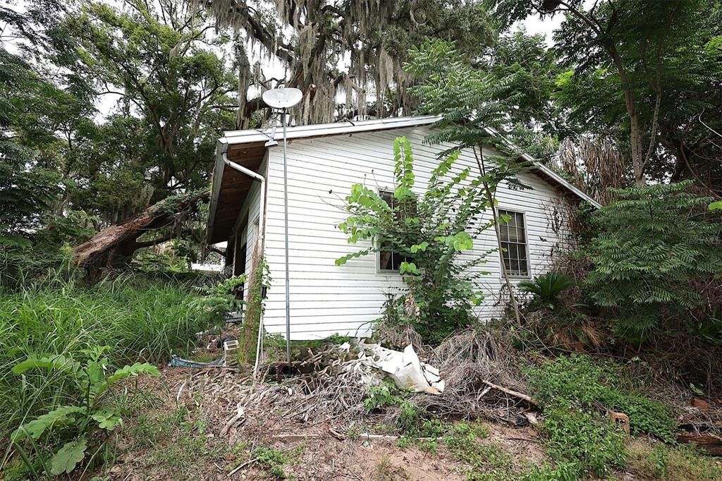 For Sale: $180,000 (3 beds, 2 baths, 2082 Square Feet)