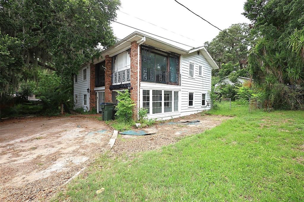 For Sale: $180,000 (3 beds, 2 baths, 2082 Square Feet)