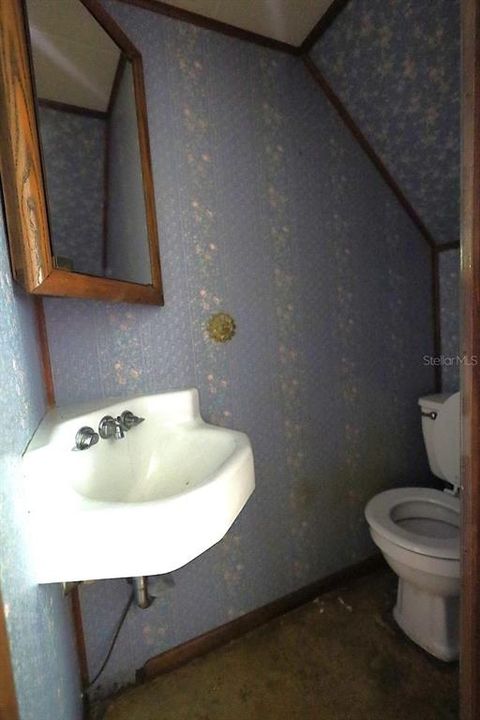 For Sale: $180,000 (3 beds, 2 baths, 2082 Square Feet)