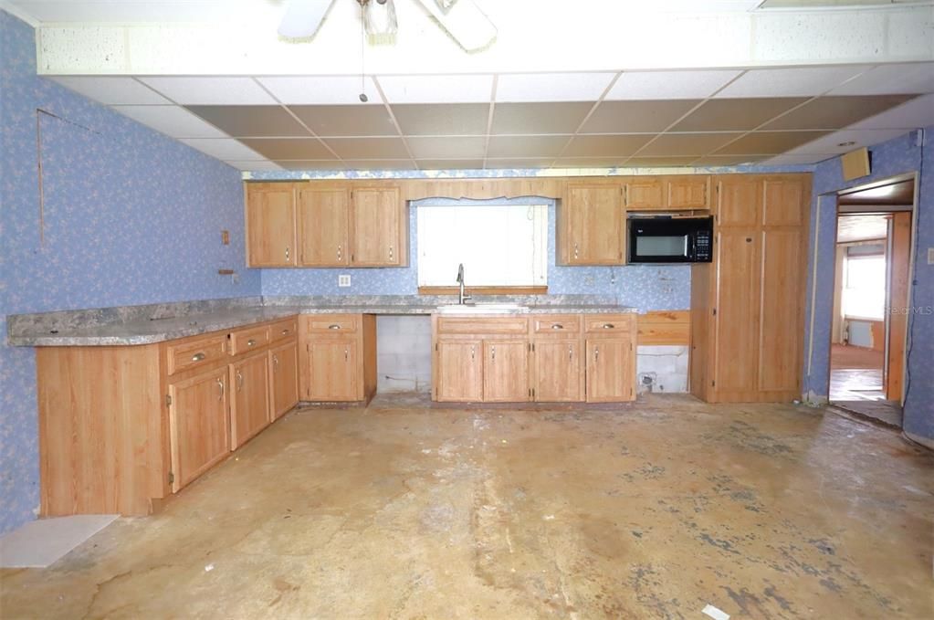 For Sale: $180,000 (3 beds, 2 baths, 2082 Square Feet)