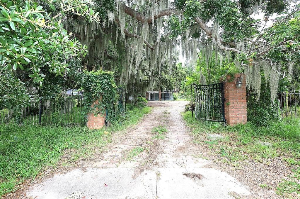 For Sale: $180,000 (3 beds, 2 baths, 2082 Square Feet)