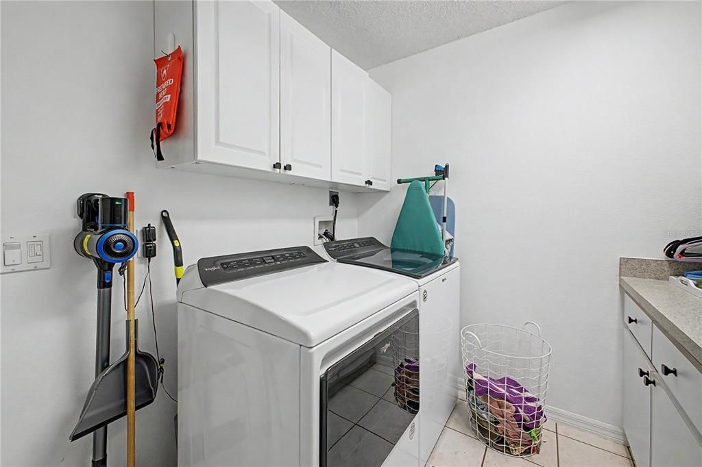 For Sale: $270,000 (3 beds, 2 baths, 1697 Square Feet)