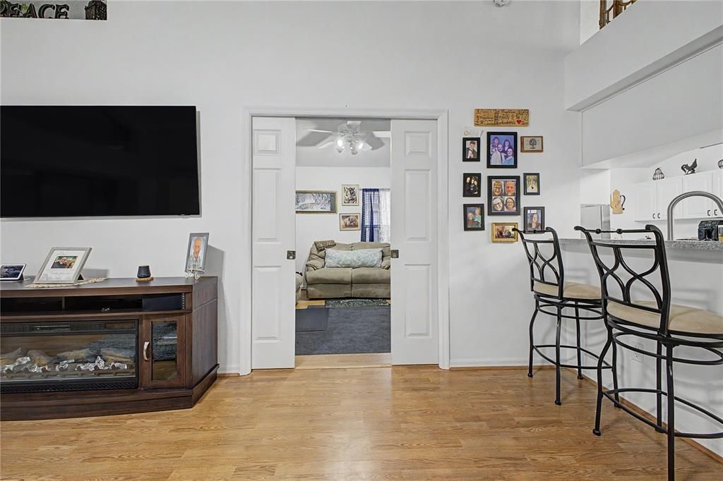 For Sale: $270,000 (3 beds, 2 baths, 1697 Square Feet)