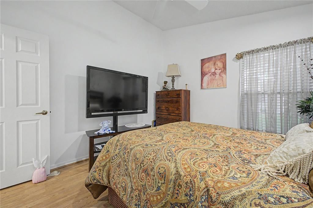 For Sale: $270,000 (3 beds, 2 baths, 1697 Square Feet)