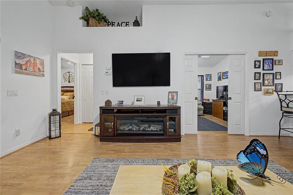 For Sale: $270,000 (3 beds, 2 baths, 1697 Square Feet)