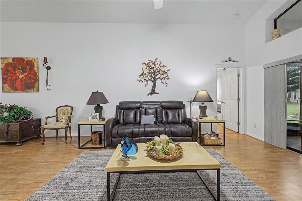 For Sale: $270,000 (3 beds, 2 baths, 1697 Square Feet)