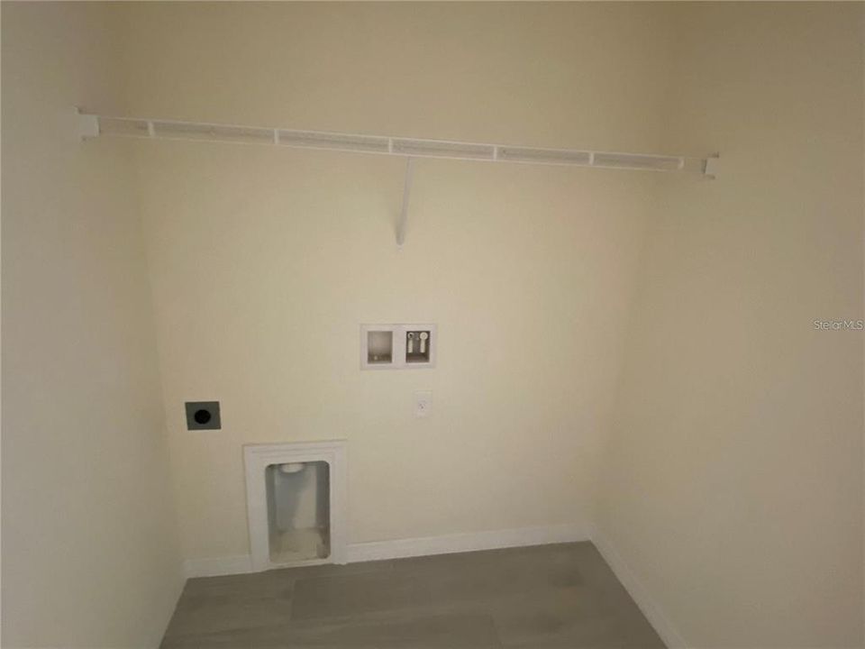 В аренду: $2,000 (4 спален, 2 ванн, 1791 Квадратных фут)