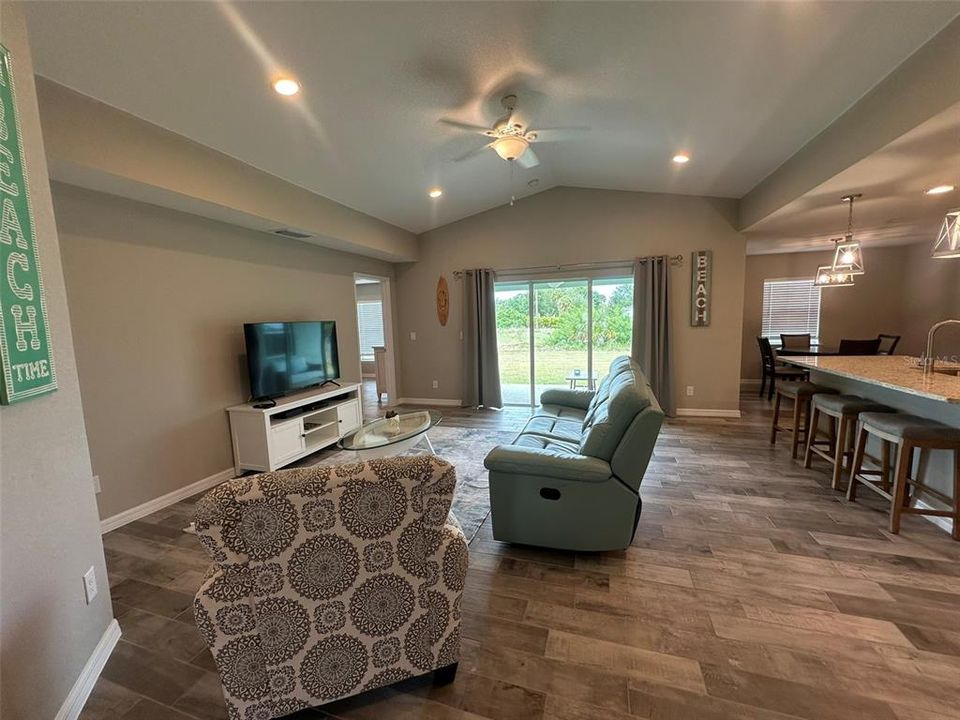 For Sale: $429,000 (3 beds, 2 baths, 1601 Square Feet)
