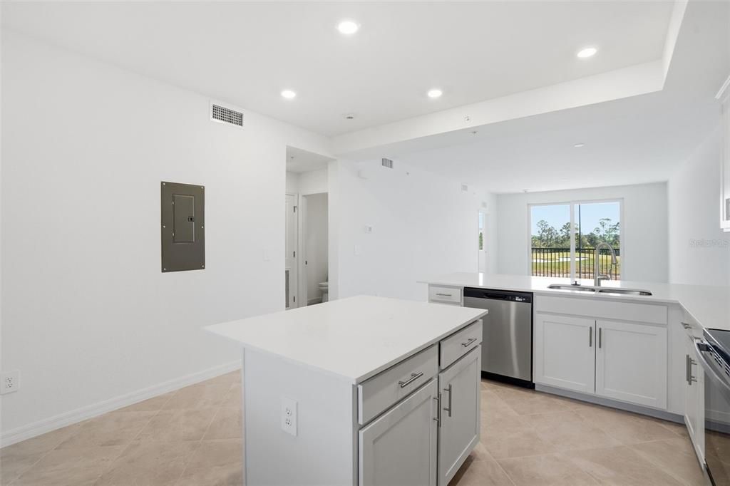 For Sale: $305,998 (2 beds, 2 baths, 1120 Square Feet)