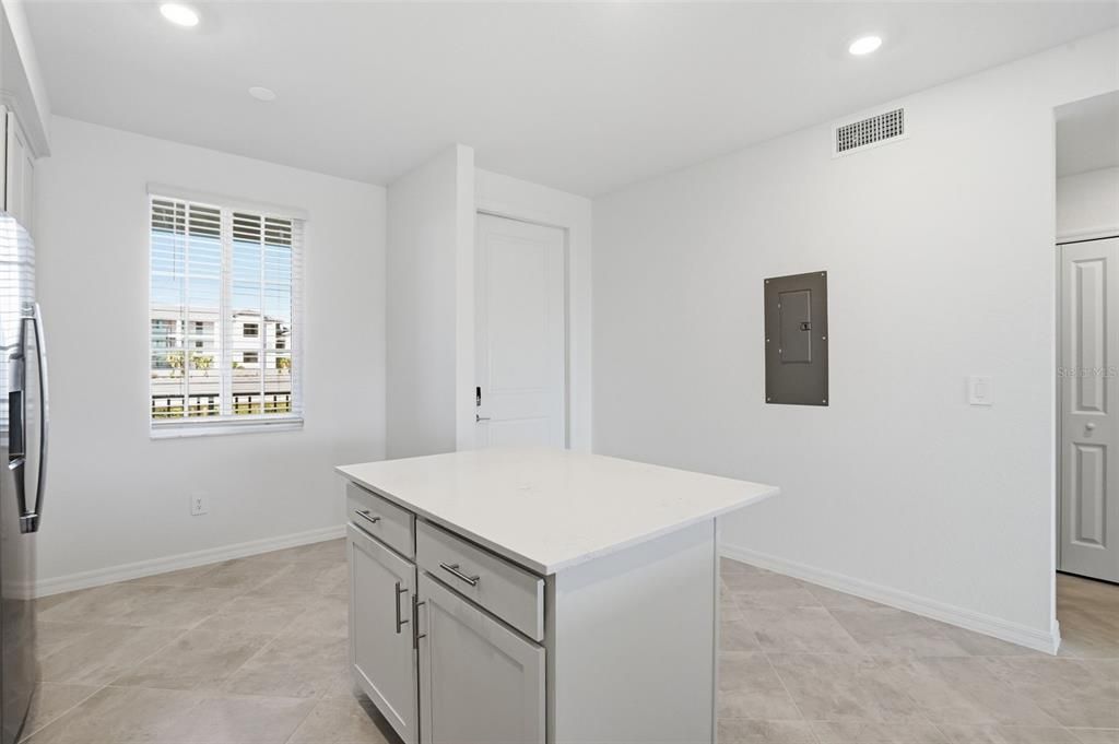 For Sale: $305,998 (2 beds, 2 baths, 1120 Square Feet)