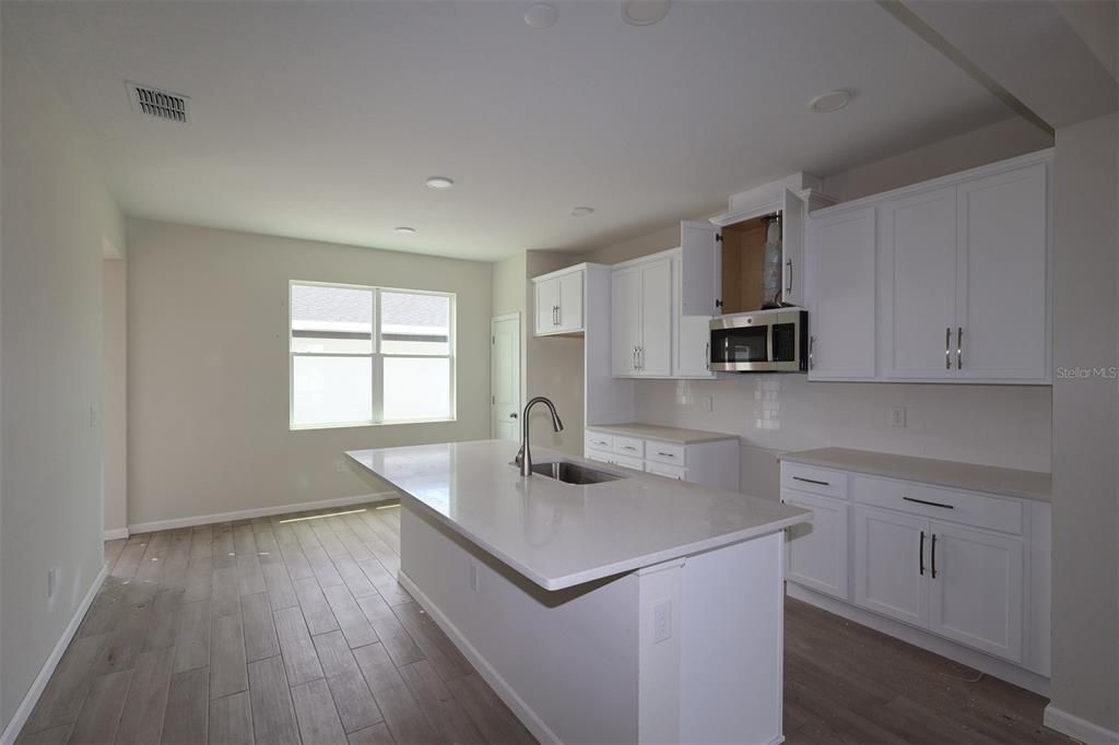 En Venta: $359,990 (3 camas, 2 baños, 1691 Pies cuadrados)