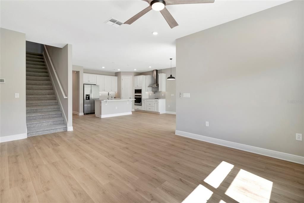 For Sale: $500,000 (3 beds, 3 baths, 2477 Square Feet)