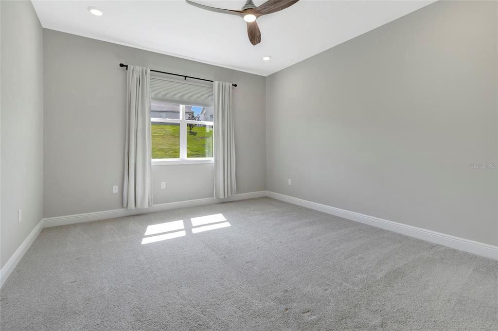 For Sale: $500,000 (3 beds, 3 baths, 2477 Square Feet)