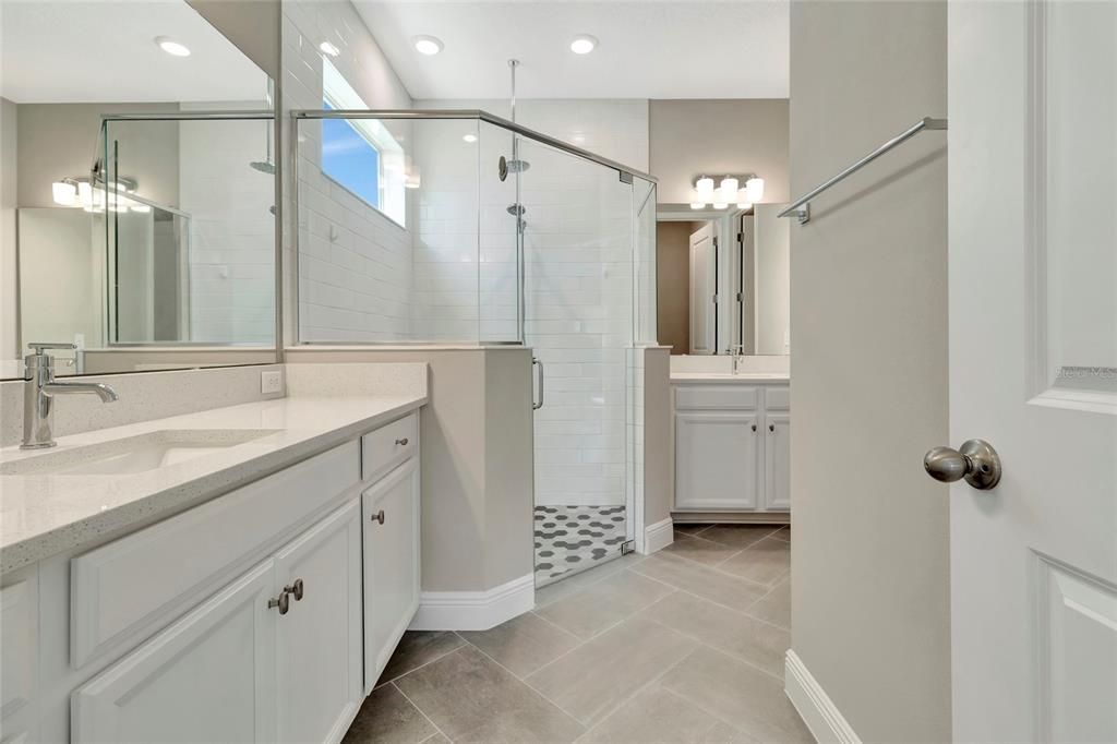 For Sale: $500,000 (3 beds, 3 baths, 2477 Square Feet)