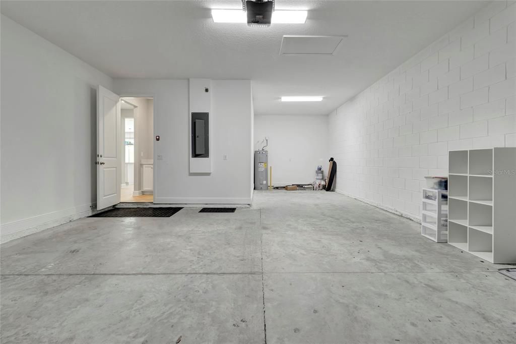 For Sale: $500,000 (3 beds, 3 baths, 2477 Square Feet)
