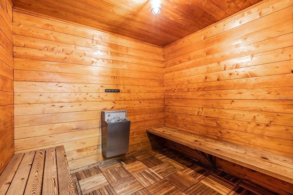 На продажу: $234,900 (1 спален, 1 ванн, 802 Квадратных фут)
