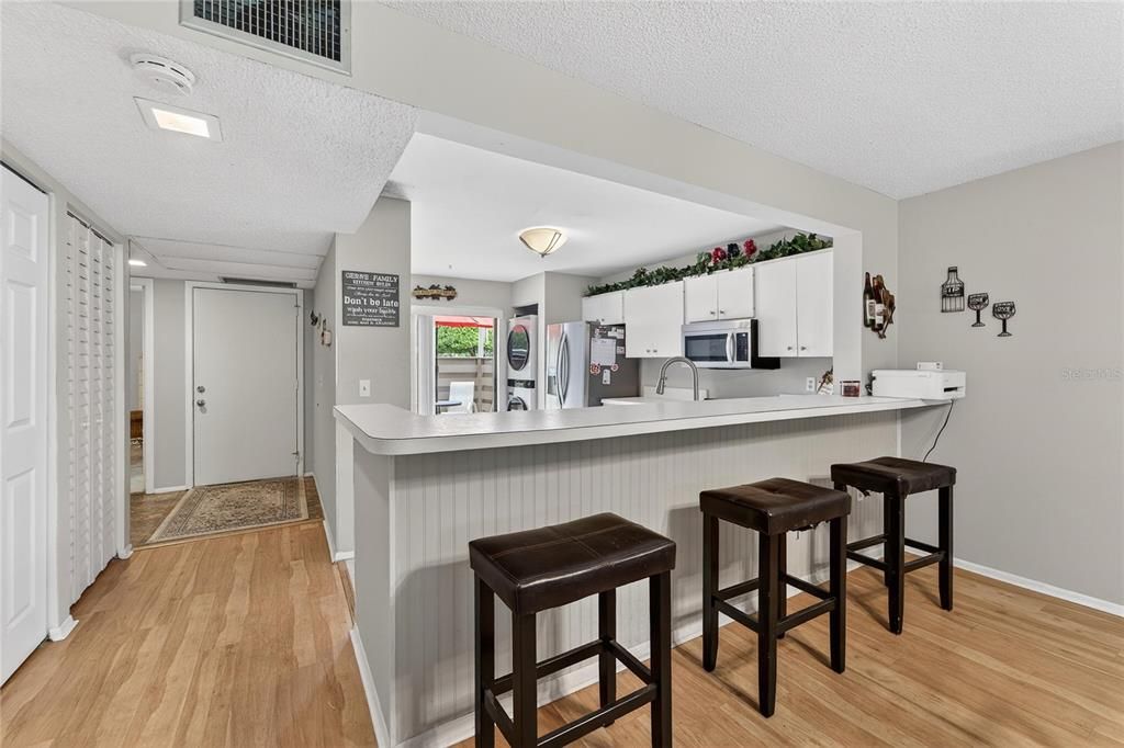 For Sale: $269,900 (2 beds, 2 baths, 1408 Square Feet)