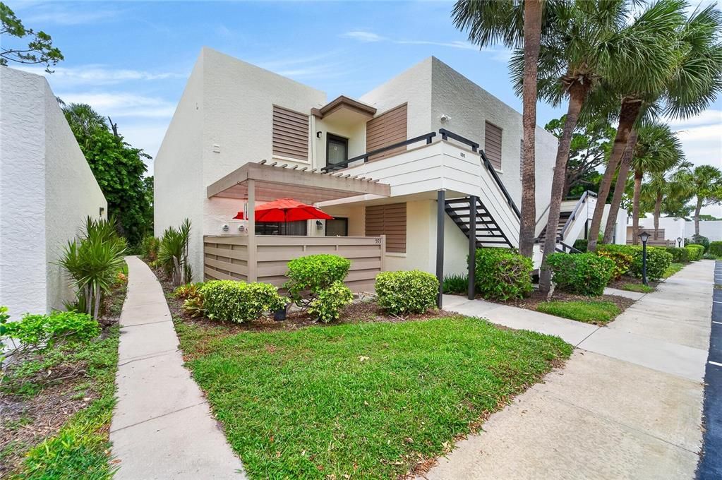 For Sale: $269,900 (2 beds, 2 baths, 1408 Square Feet)
