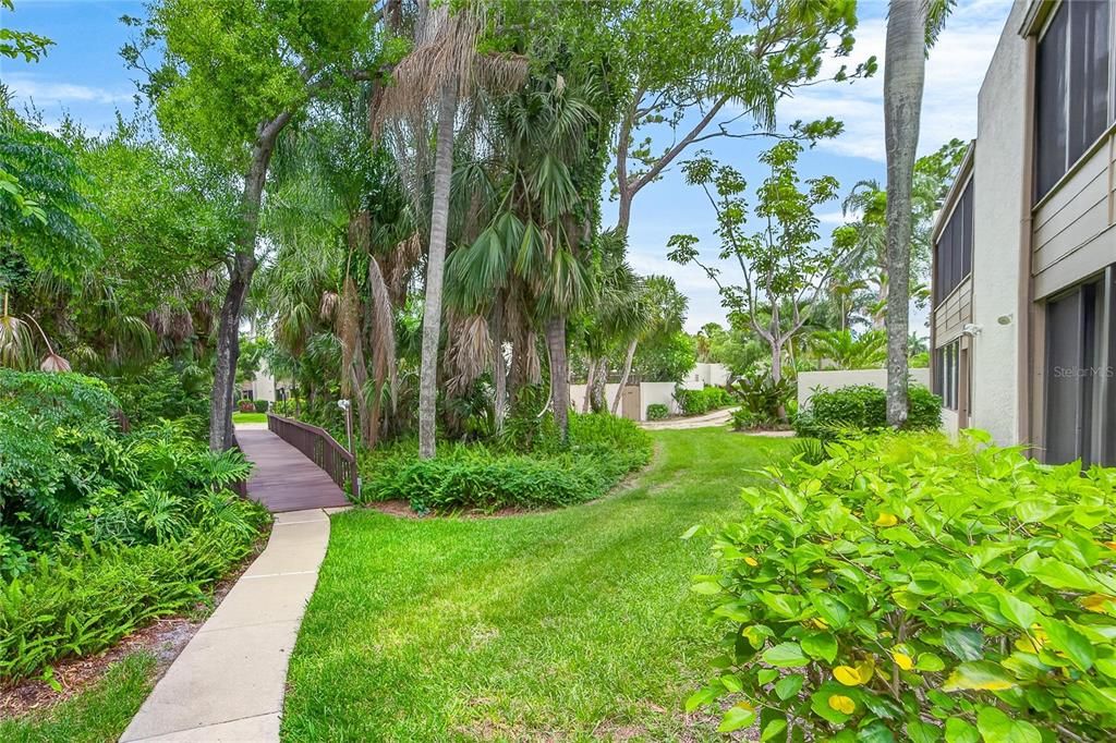 For Sale: $269,900 (2 beds, 2 baths, 1408 Square Feet)